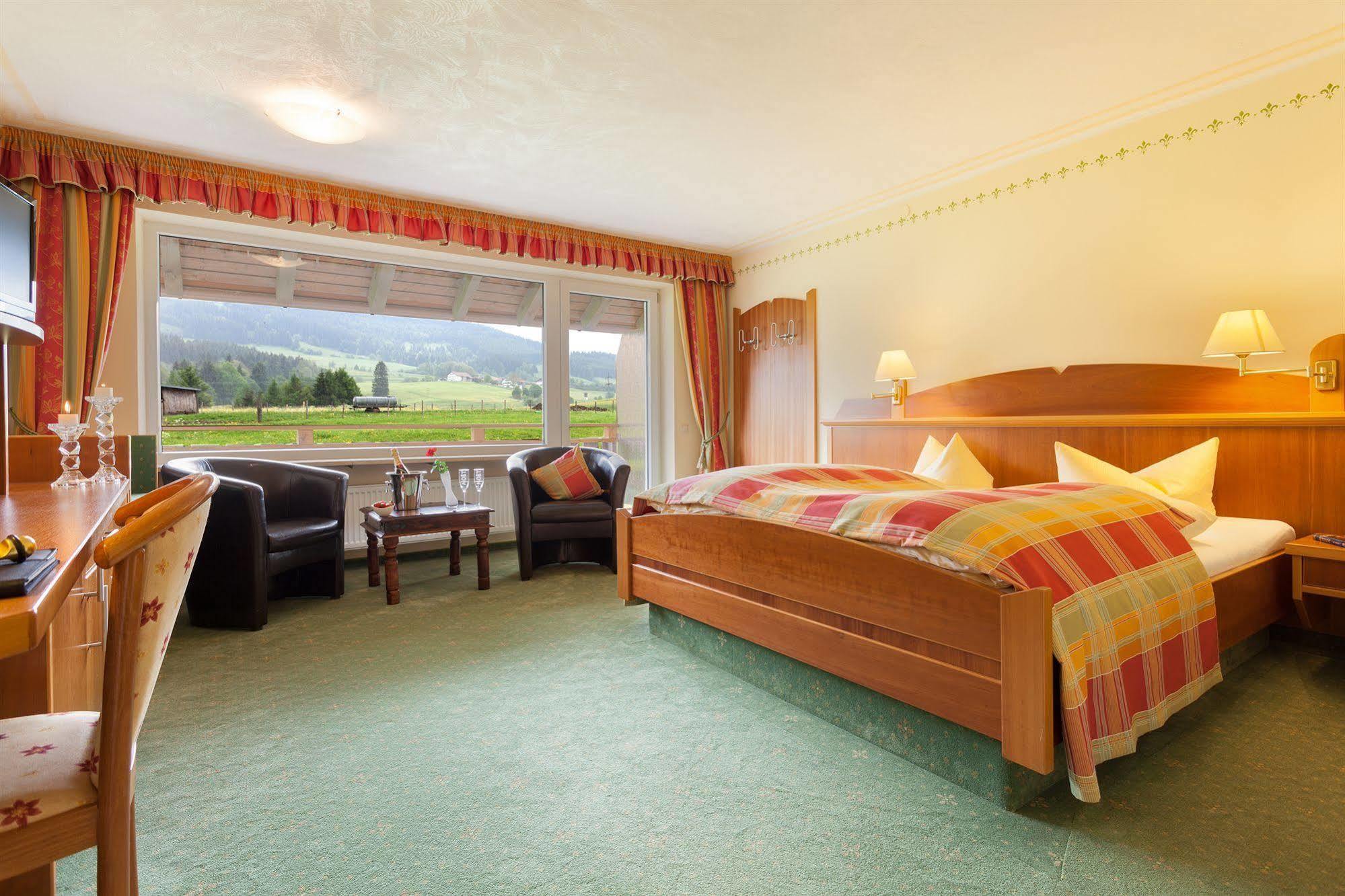 Hotel Nesselwanger Hof المظهر الخارجي الصورة